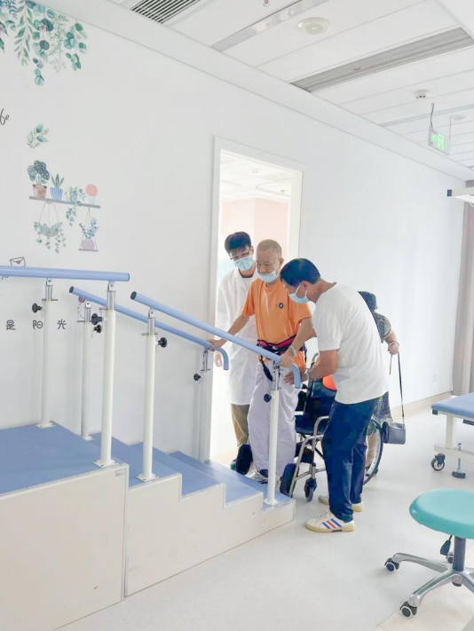 屏幕截图 2025-04-16 160103.png